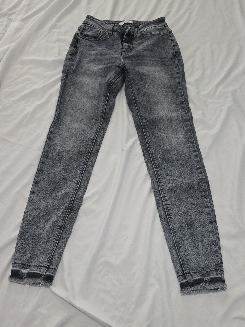 Kancan Grey Acid-Wash Skinny Jeans *kurvy*